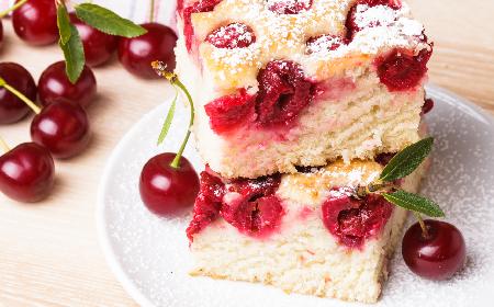 Ciasto czereśniowe z twarogiem: prosty przepis