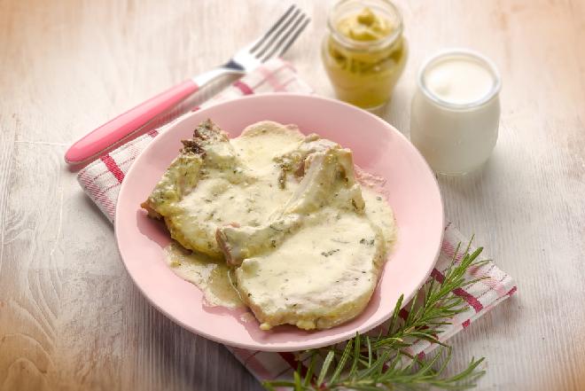 Wieprzowe kotleciki w sosie śmietanowo-musztardowym