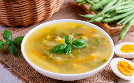 Zupa fasolkowa z menu Beszamel