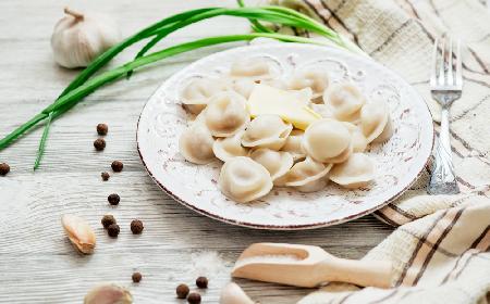 Syberyjskie pielmieni - przepis na danie z kuchni rosyjskiej