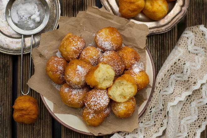 Włoskie pączki cytrynowe: mięciutkie i puszyste