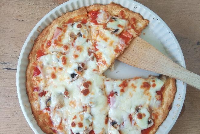 Pizza bez drożdży: jak zrobić proszkowe ciasto na pizzę?