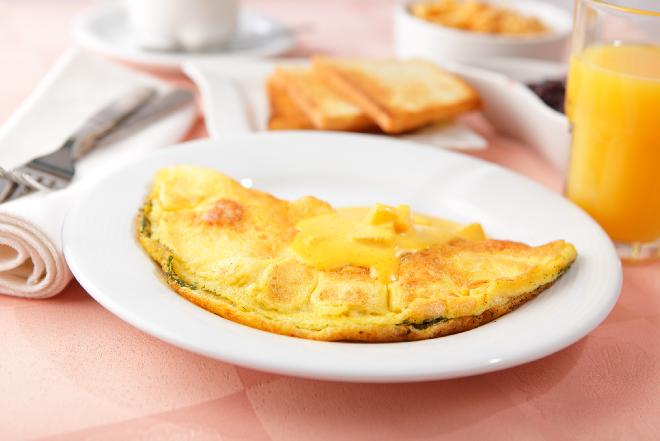 Omlet francuski z serem - przepis Ewy Wachowicz